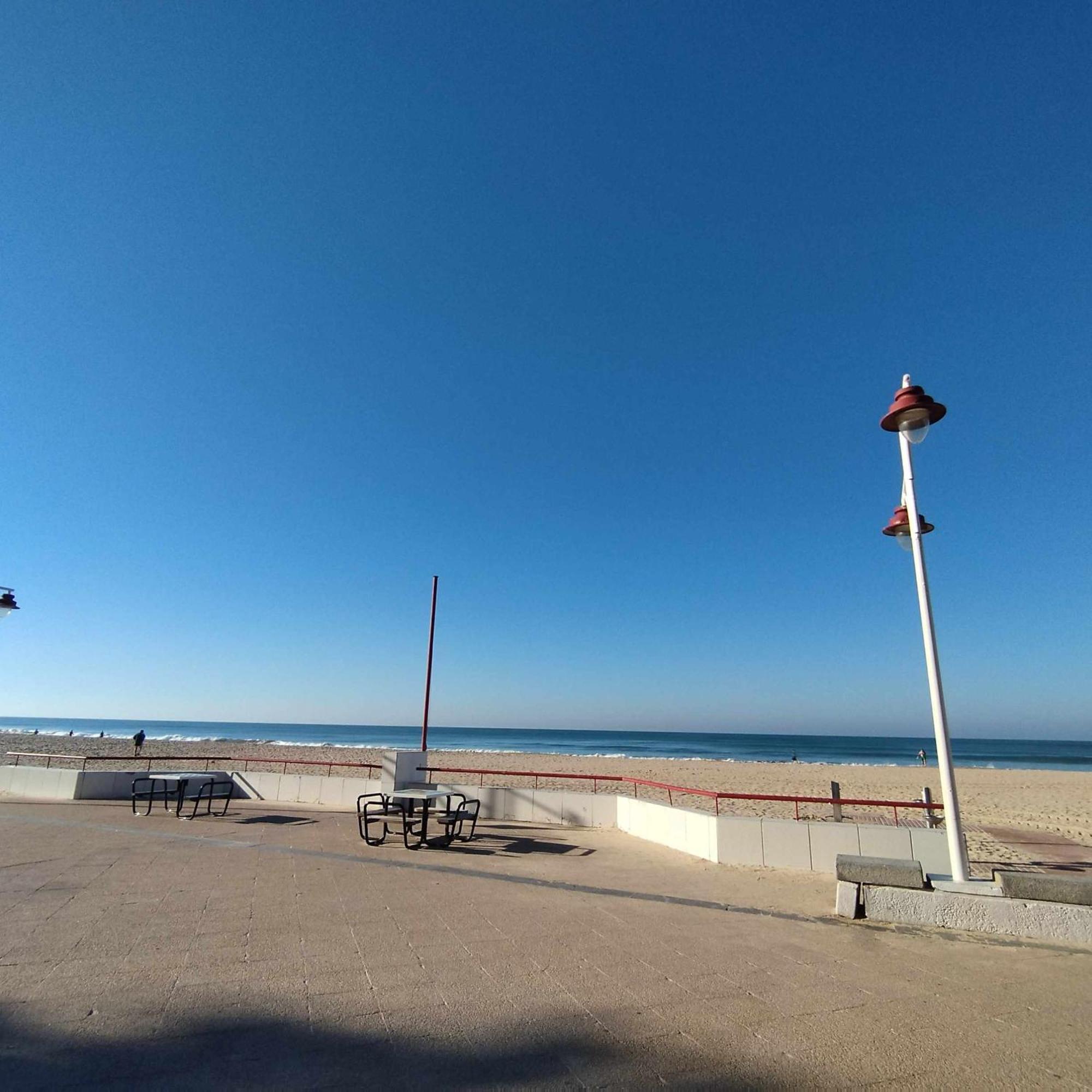 Appartement Encantador Apartamento Frente A La Playa Victoria à Cadix Extérieur photo